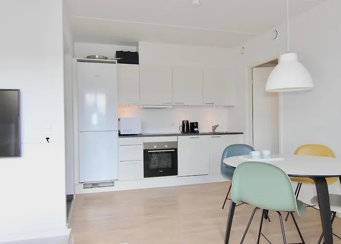 Cool 1-Bed W. Private Terrace