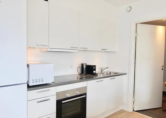 Cool 1-Bed W. Private Terrace