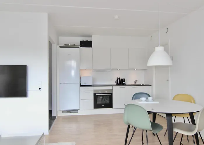 Cool 1-Bed W. Private Terrace